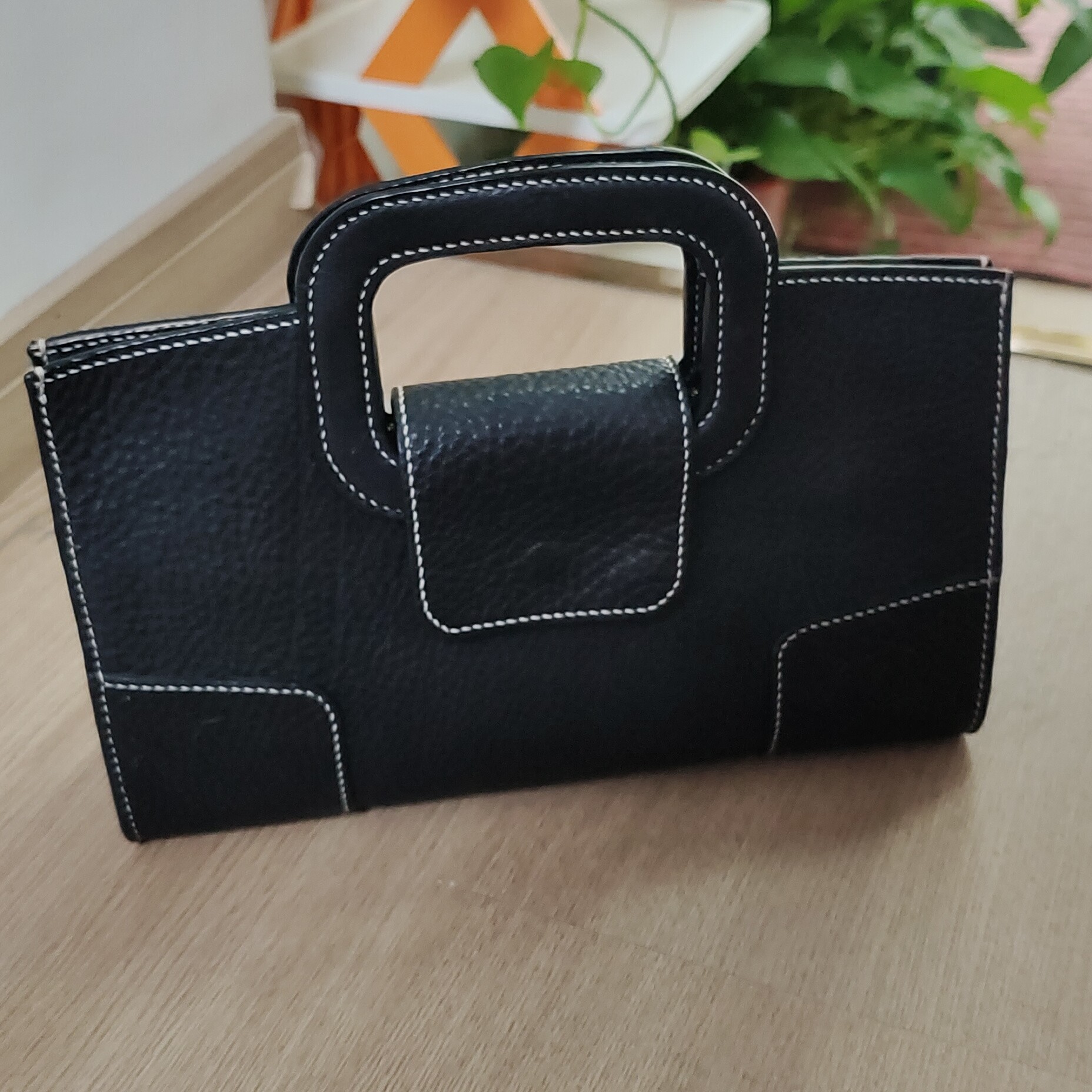 头层牛皮手提包包，时尚大气