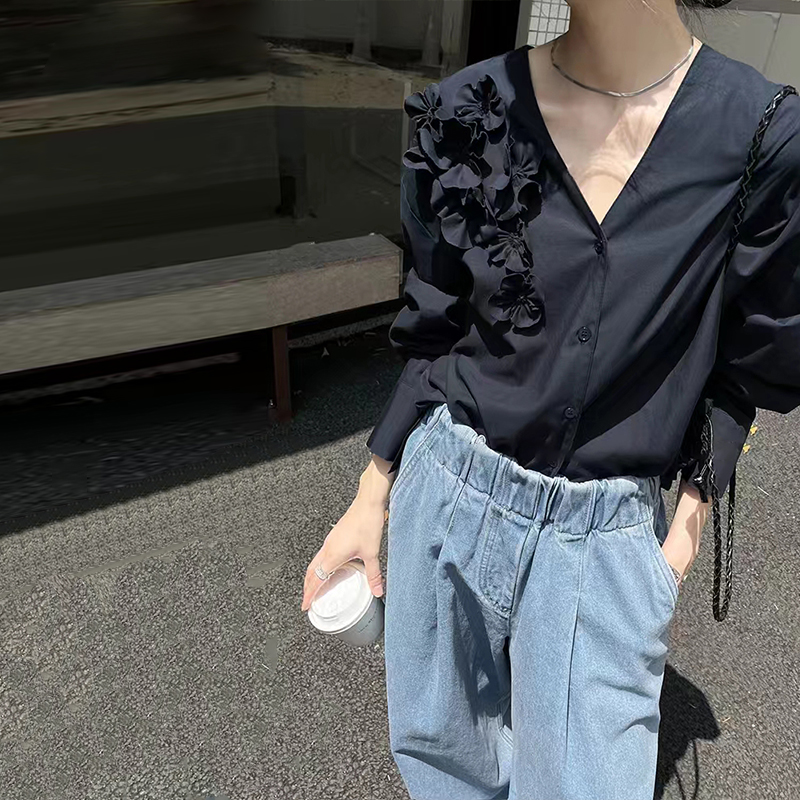 法式设计感V领衬衫女立体山茶花轻奢高级感通勤百搭外穿长袖衬衣