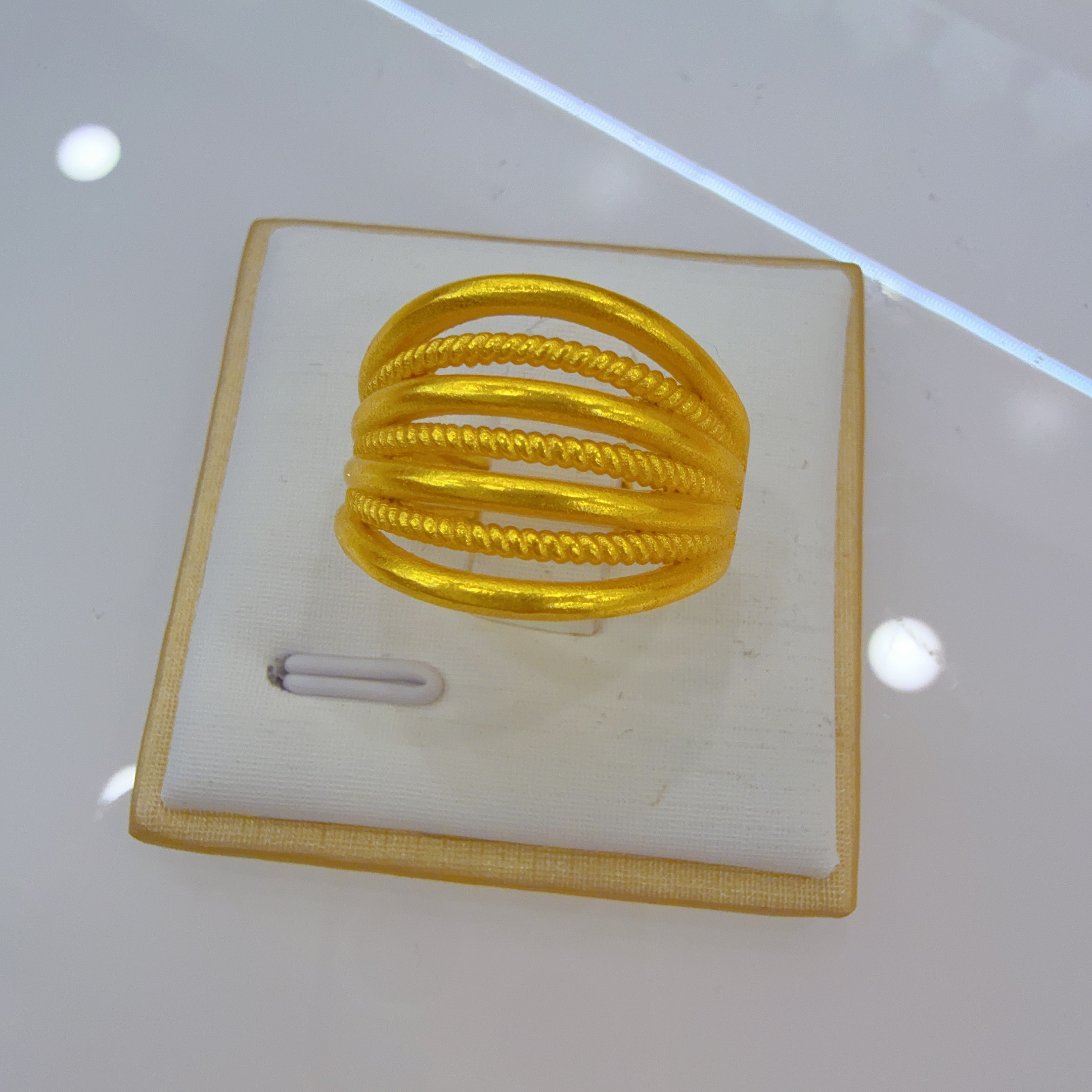 铜合金亚克力戒指 新款精美时尚金子同款戒指nipal uzuk 006