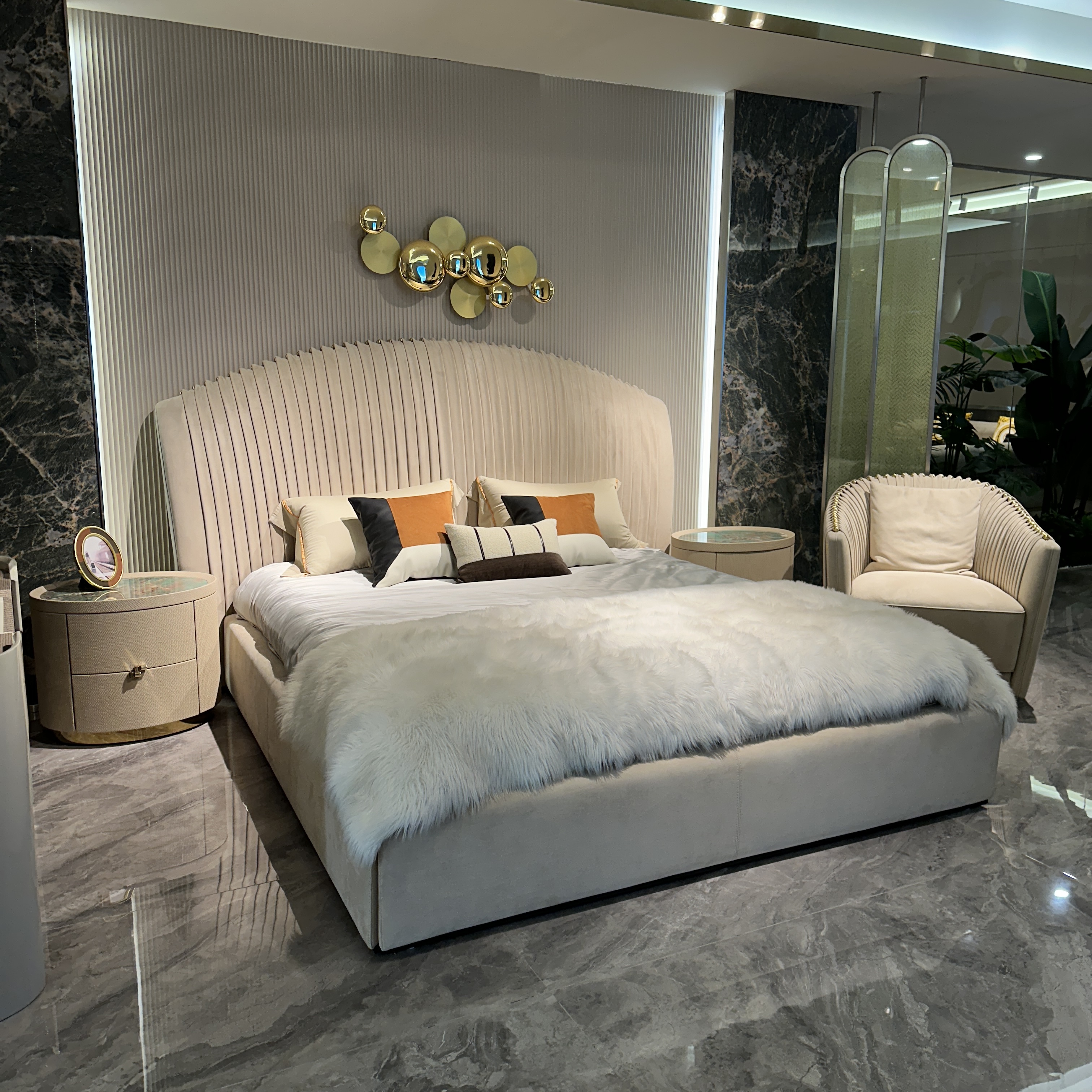 丰彩高端大气现代轻奢双人床创意百褶主卧贝壳大床2390*2400*1430