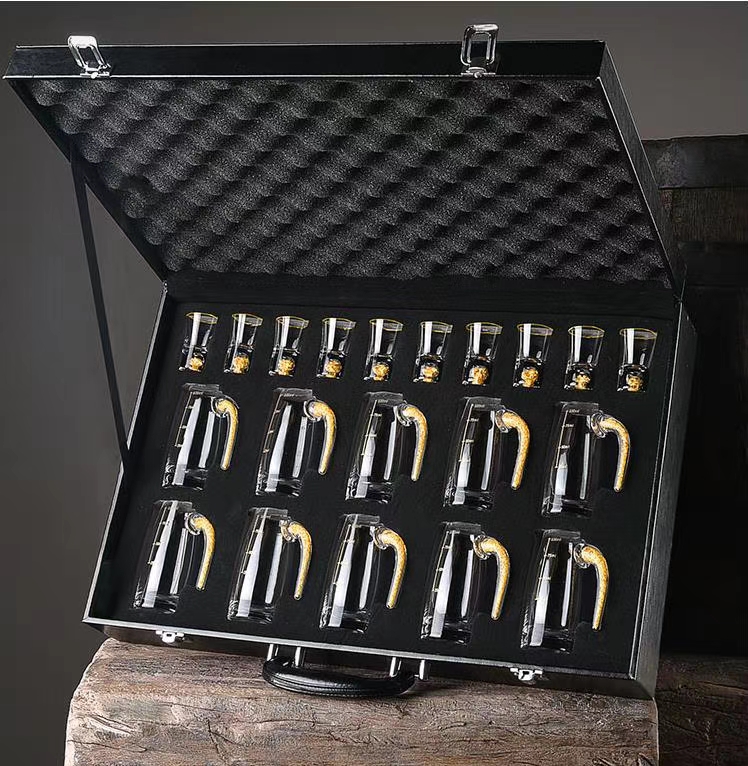 金泊酒具十杯十壶