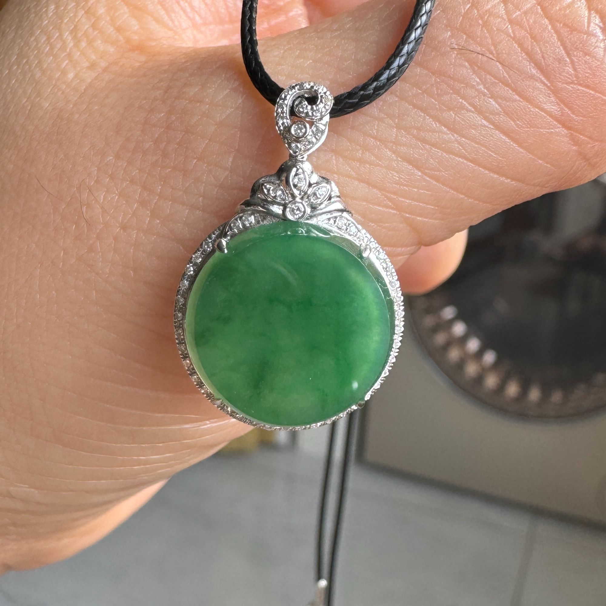 冠军同款  天然缅甸翡翠18K金镶嵌冰种厚装圆形无事牌