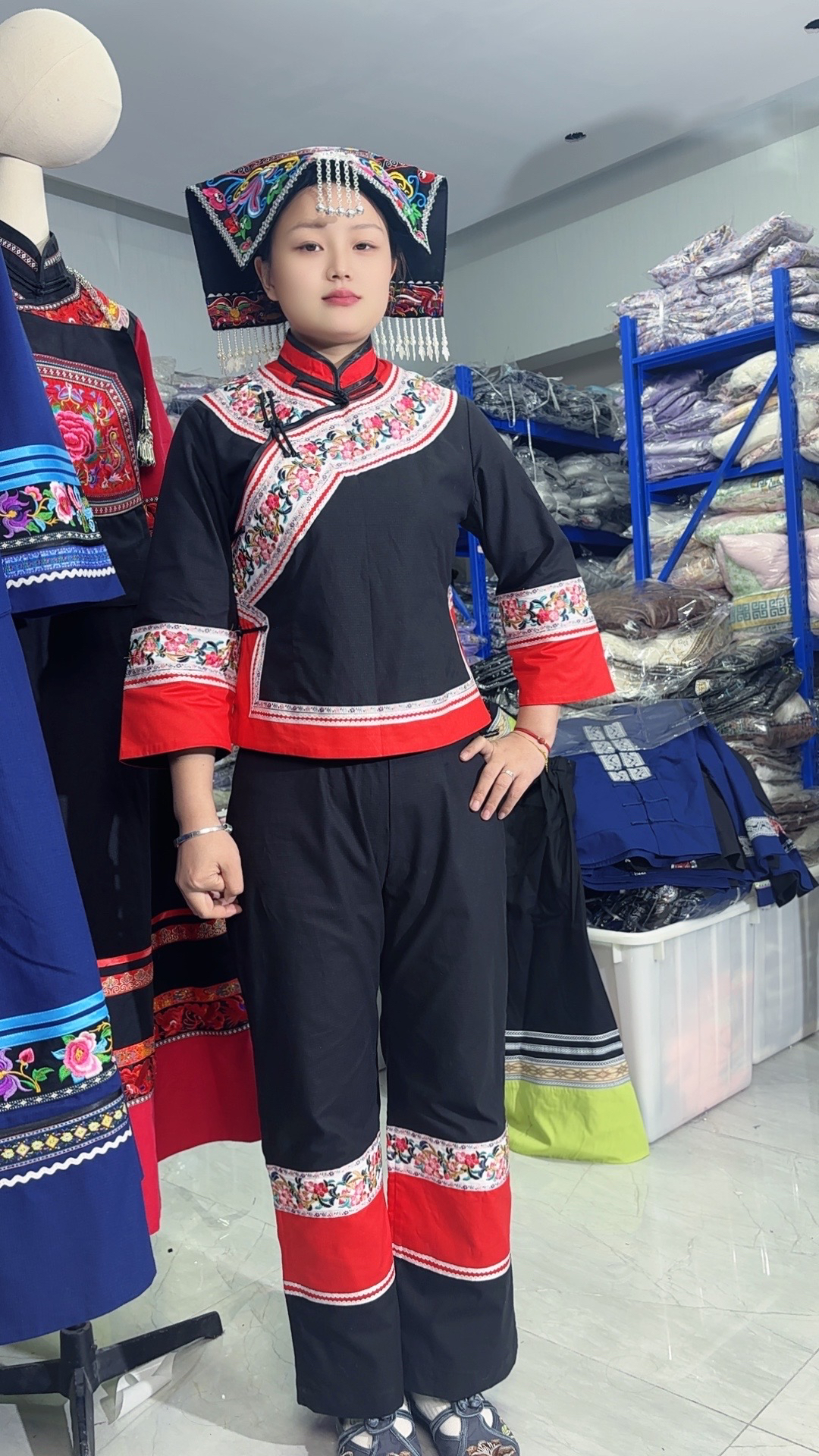 【旅依】布依族壮族服饰传统刺绣小花条纹民族风刺绣生活休闲女秋季