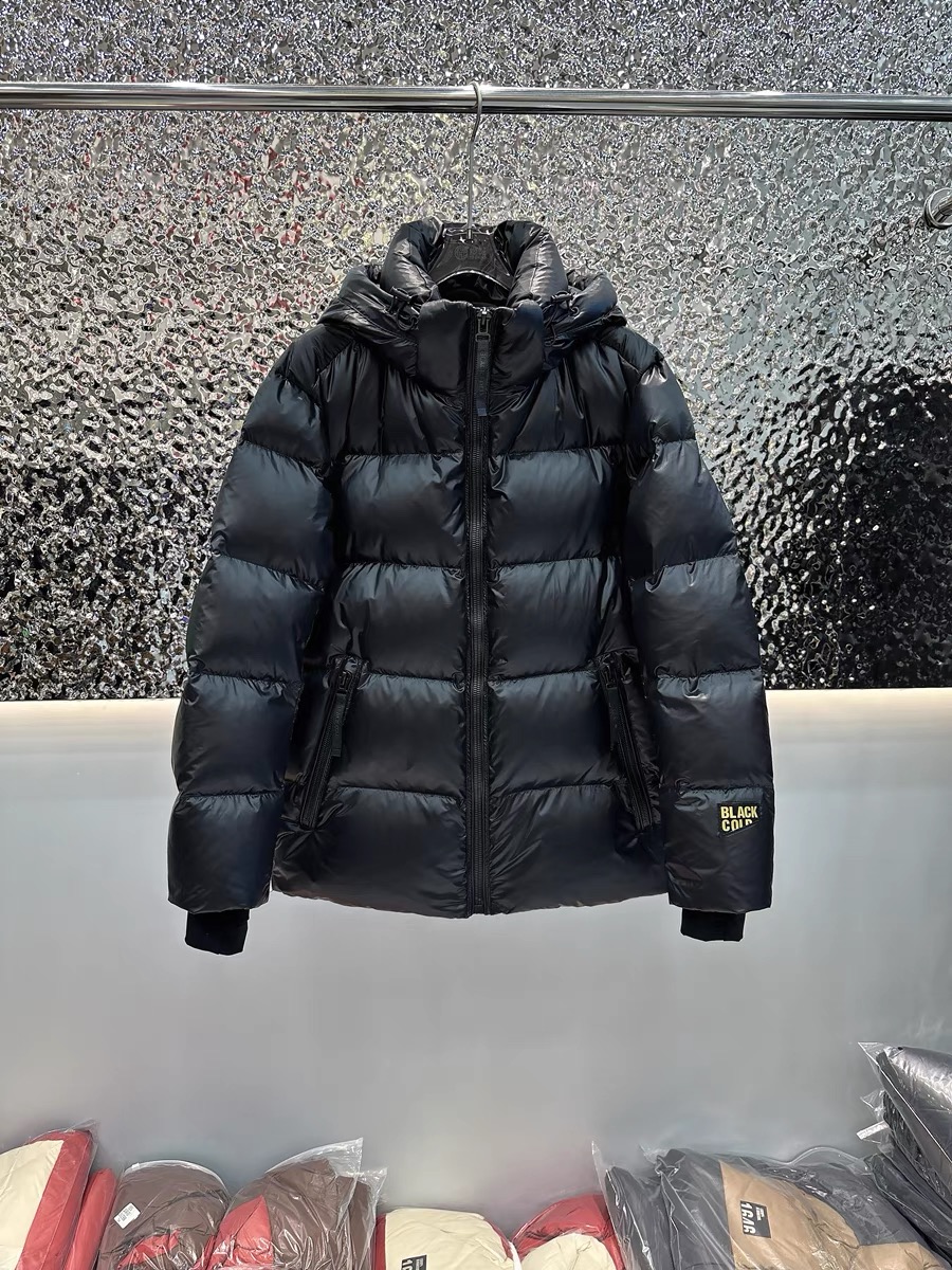 黑色金离子鸭绒连帽女短款2023年冬季新款大码加厚情侣外套