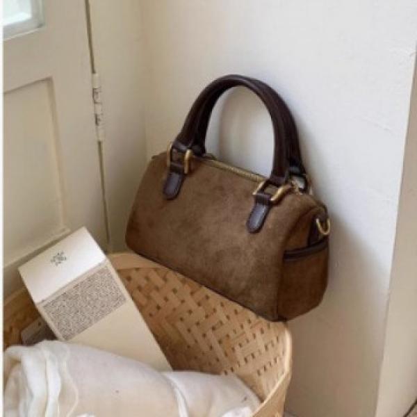 韩版秋冬新款复古绒面百搭单肩斜跨小包包枕头包波士顿手提女包潮