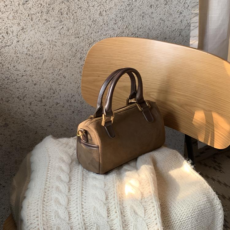 高级感韩版秋冬新款复古绒面单肩斜跨小包枕头包时尚百搭手提女包