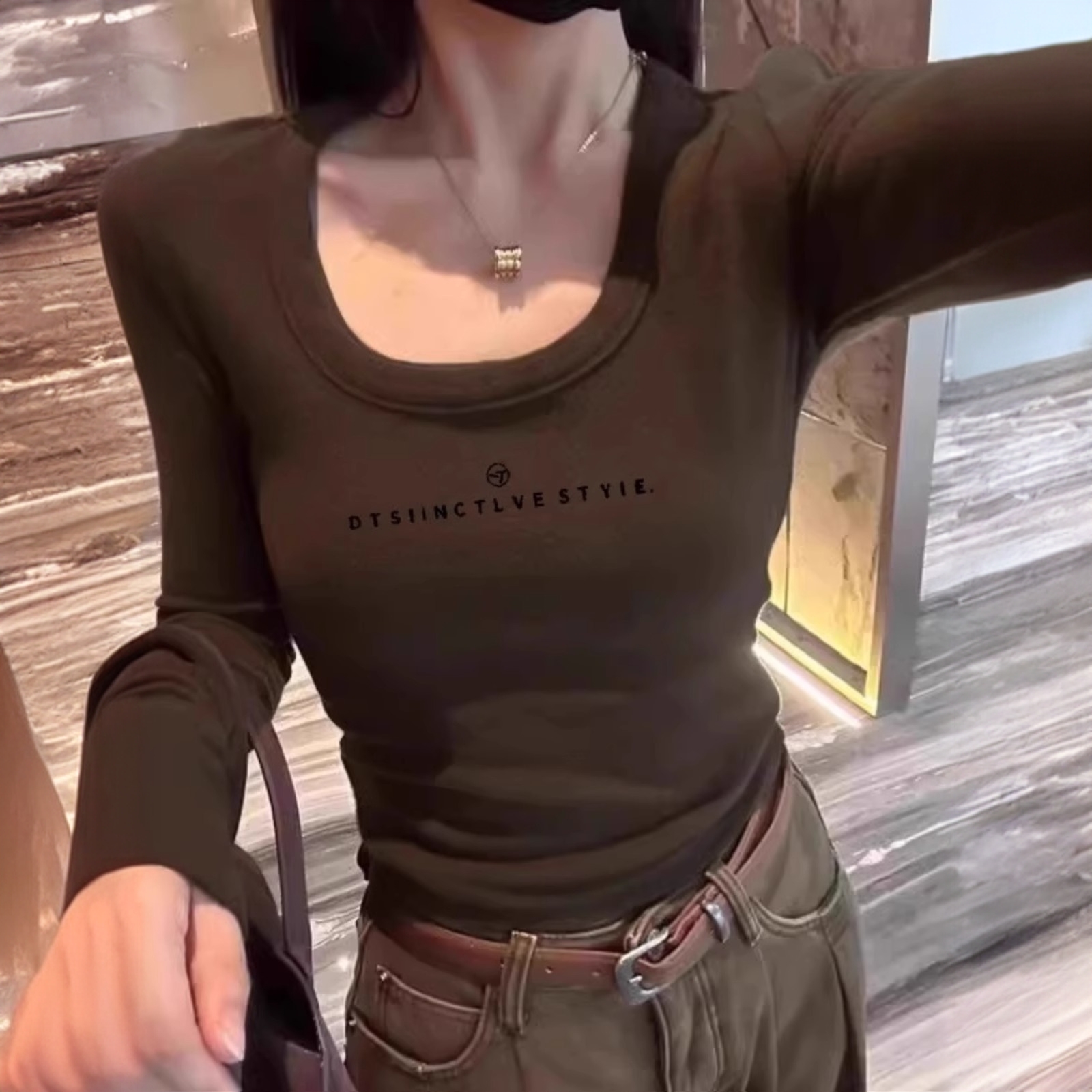 韩系正肩u领加绒打底衫女内搭秋冬季设计感修身长袖T恤德绒短上衣