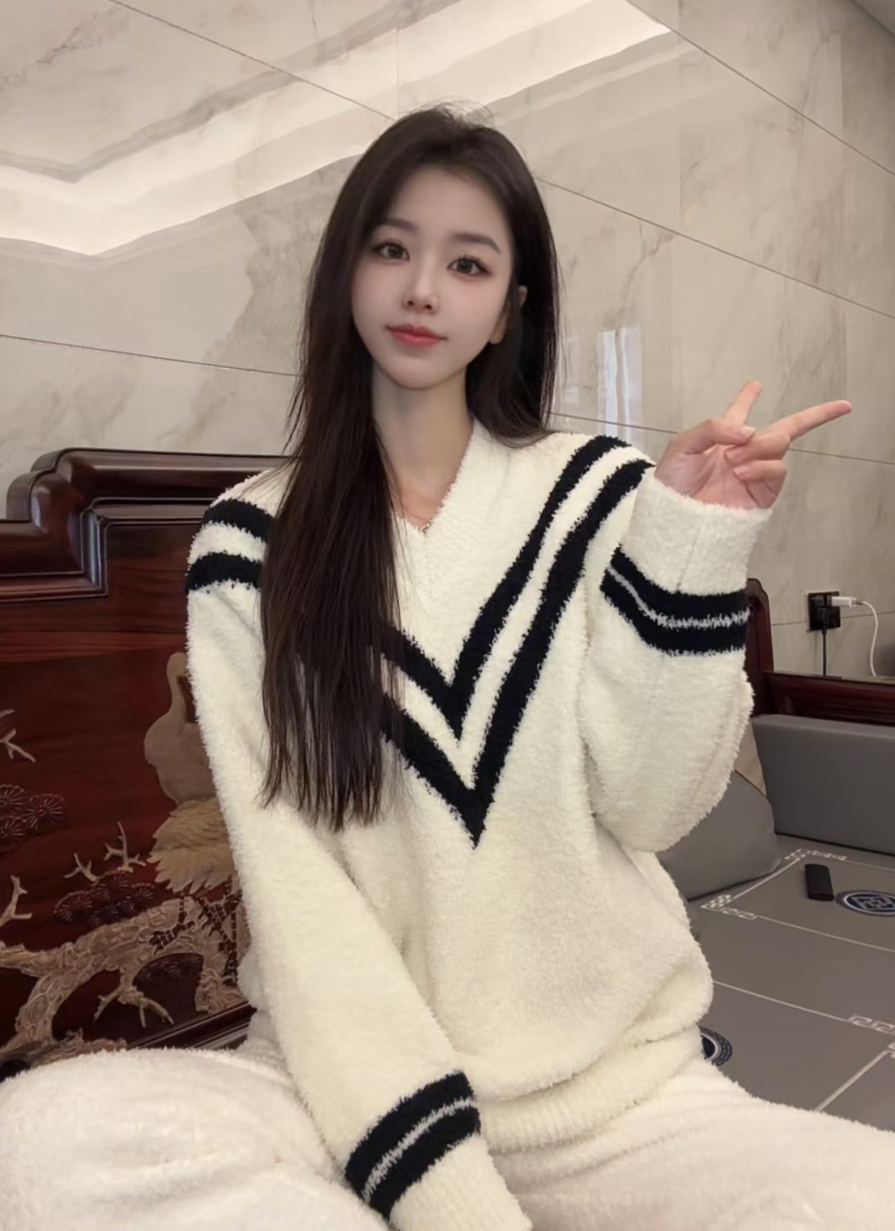 半边绒条纹套头套装宽松V领家居服加绒加厚睡衣保暖设计感百搭