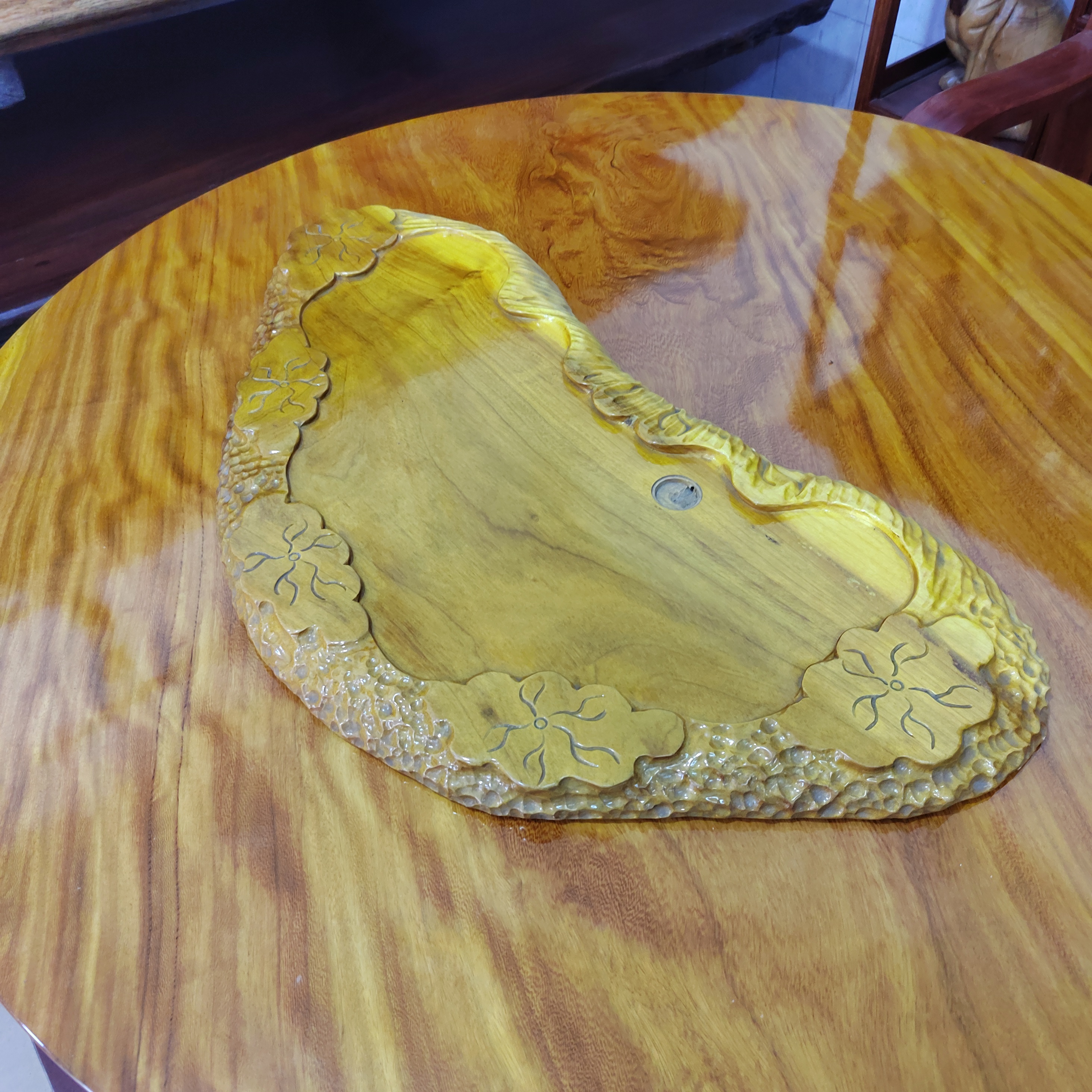 纯手工雕刻工艺品整体无拼接