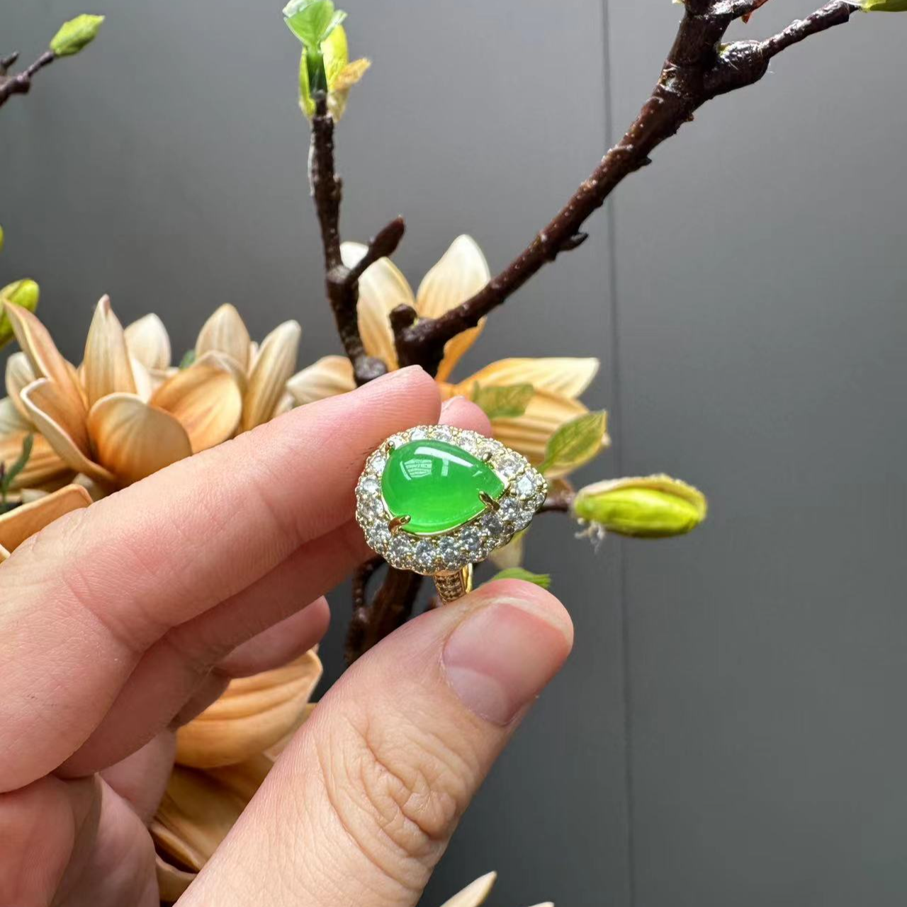 翡翠满钻14k水滴戒指