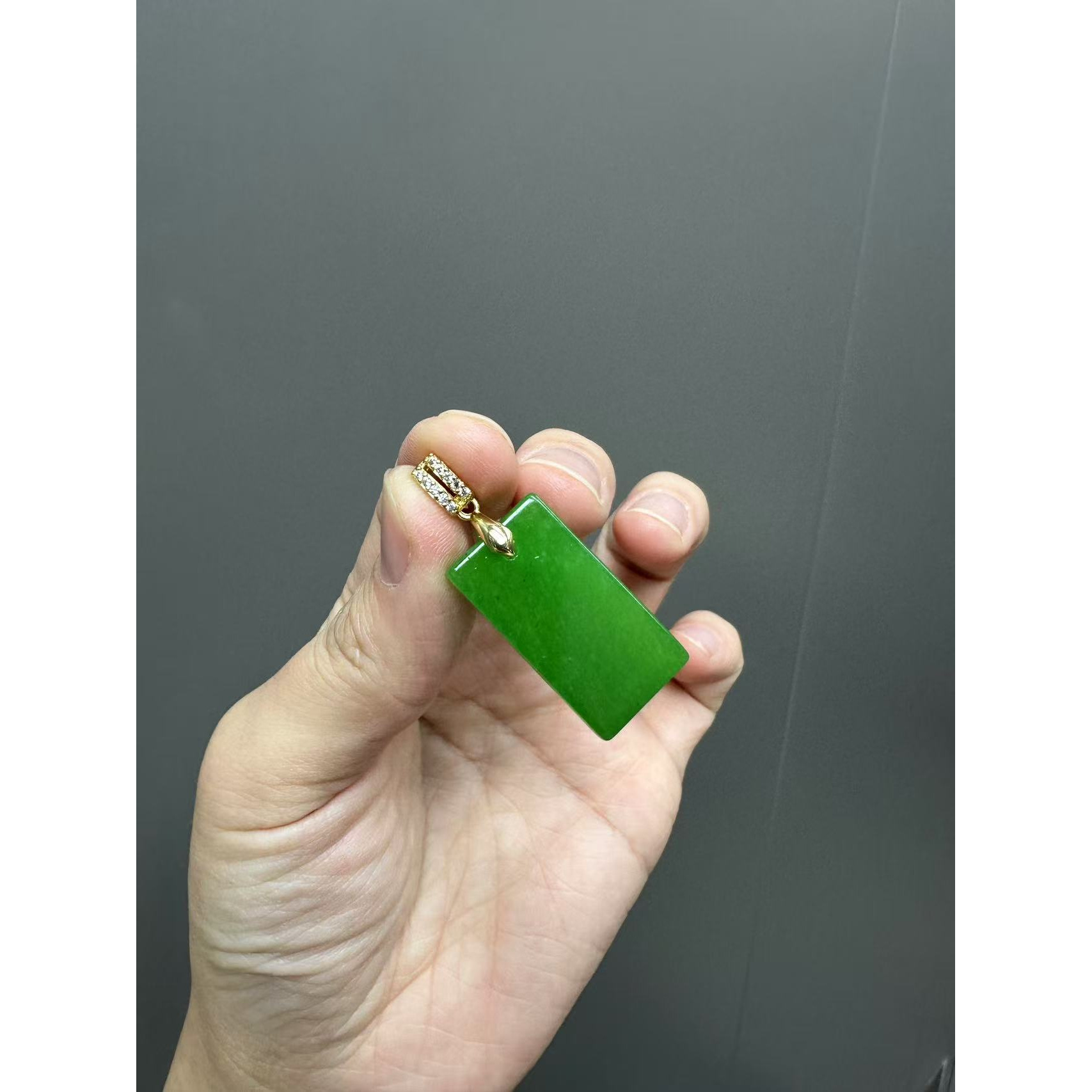 翡翠满钻14k无事牌吊坠