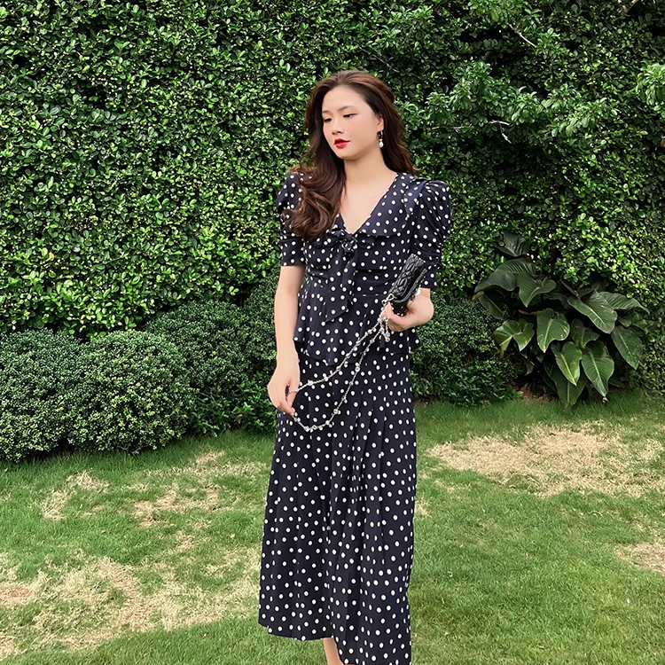 气质翻领波点连衣裙女新款收腰显