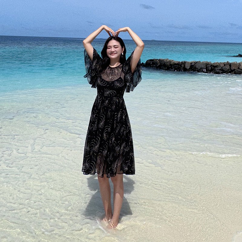 【琳媚】黑色时尚温柔妩媚气质烟花图案印花收腰显瘦连衣裙女