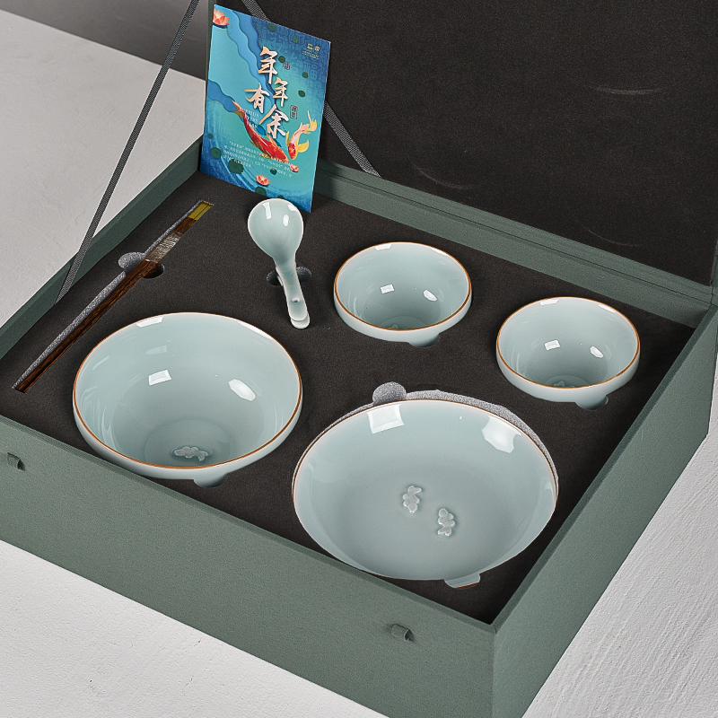 礼盒装小清新圆瓷碗青瓷龙泉中式24家用餐具套装陶瓷耐热碗盘面碗