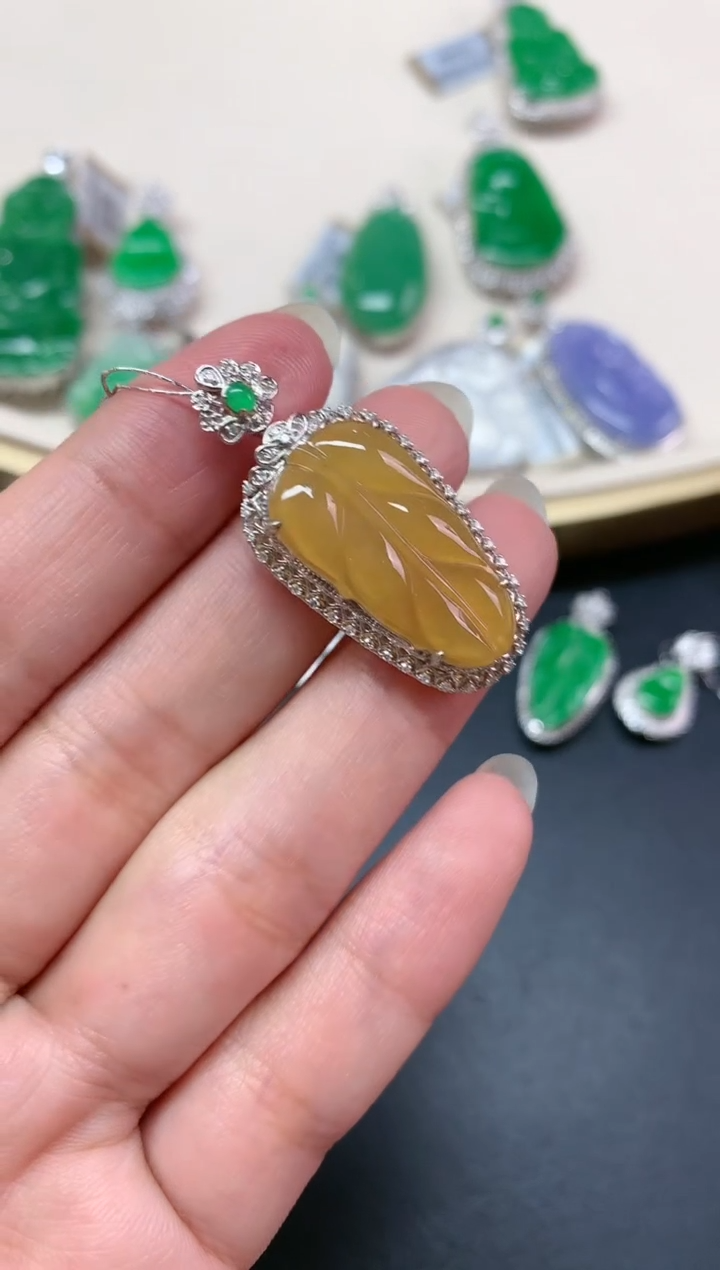 【闪购商品】翡翠吊坠(不含链)18K金镶嵌吊坠A332|9800