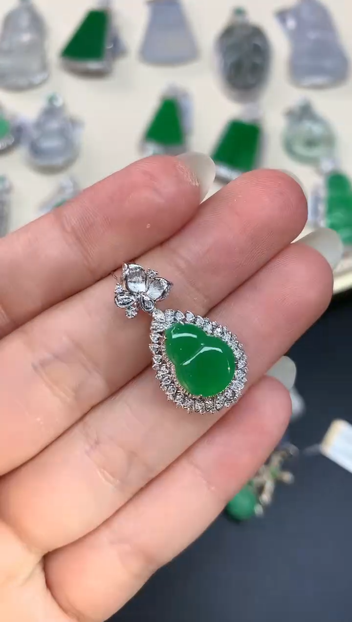 【闪购商品】翡翠吊坠(不含链)18K金镶嵌葫芦A131|9800