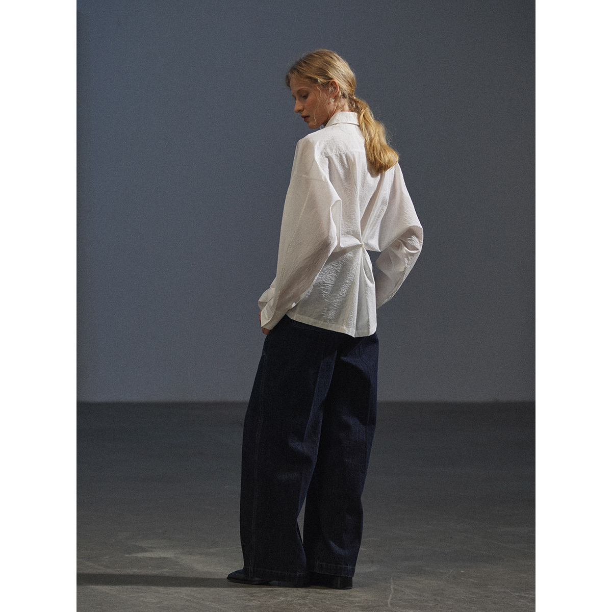 Rewear Collection 11 盐缩绉感长袖可调节收腰设计廓形衬衫14031