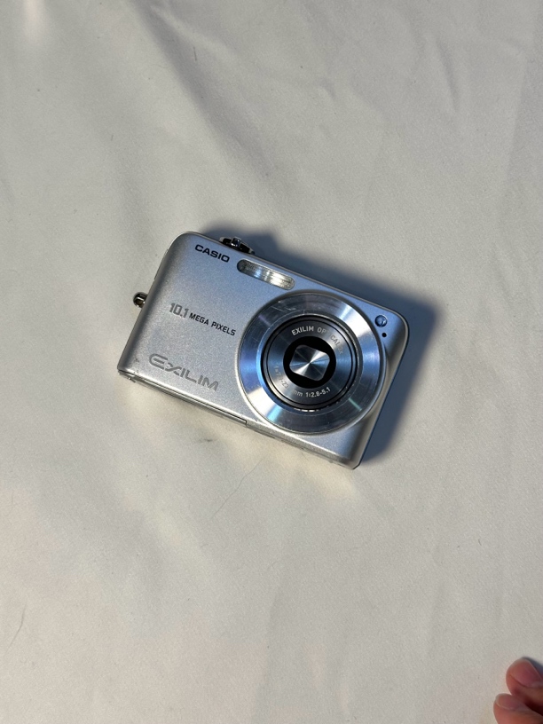 9新 Casio/卡西欧 Z1050 CCD相机 1000w像素 4倍光学变焦