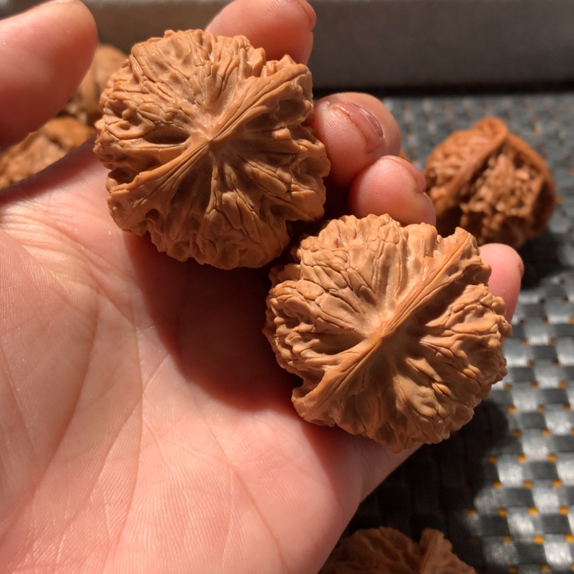 【闪购商品】文玩核桃把件莫*