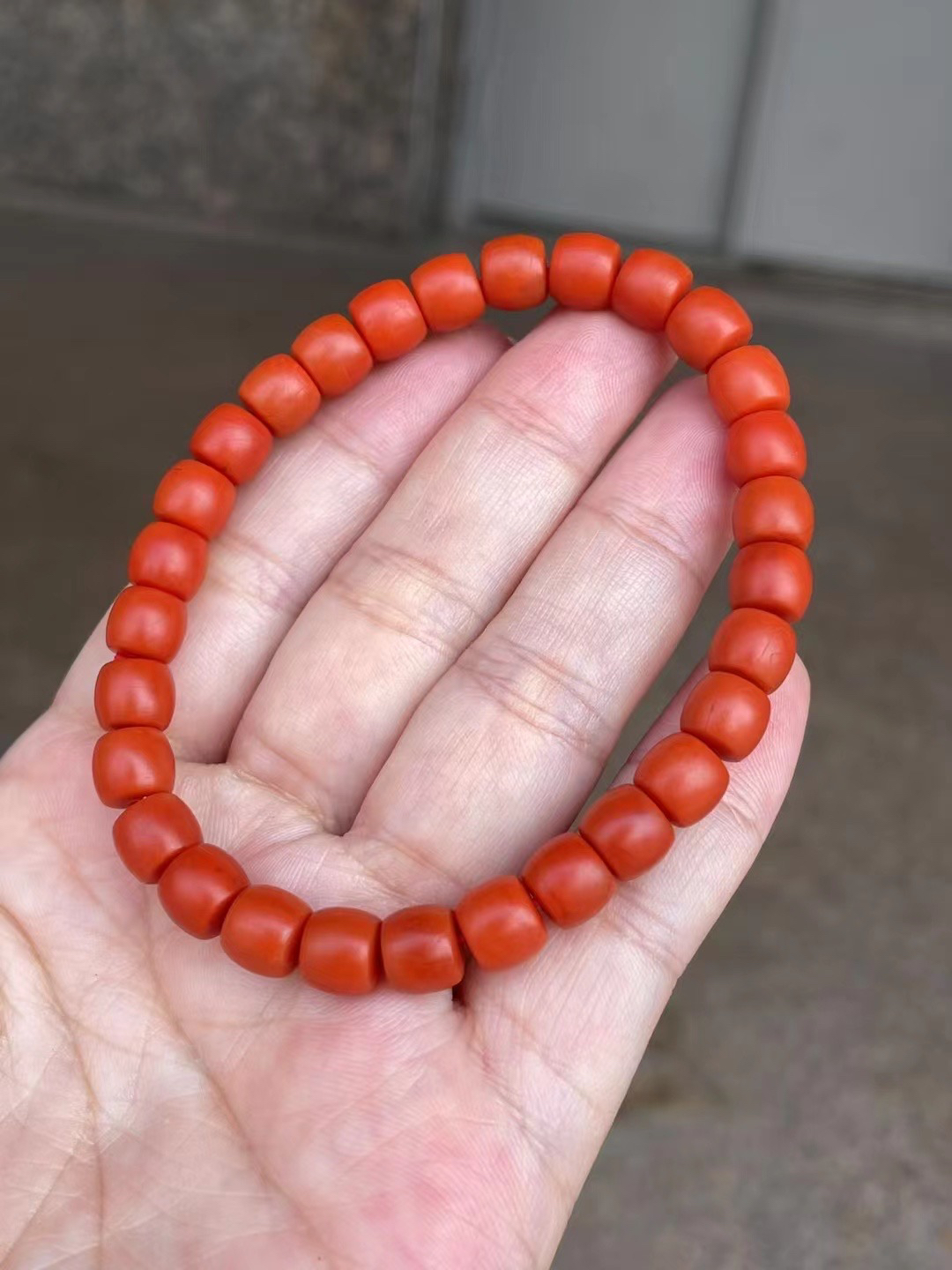 南红保山直切手串