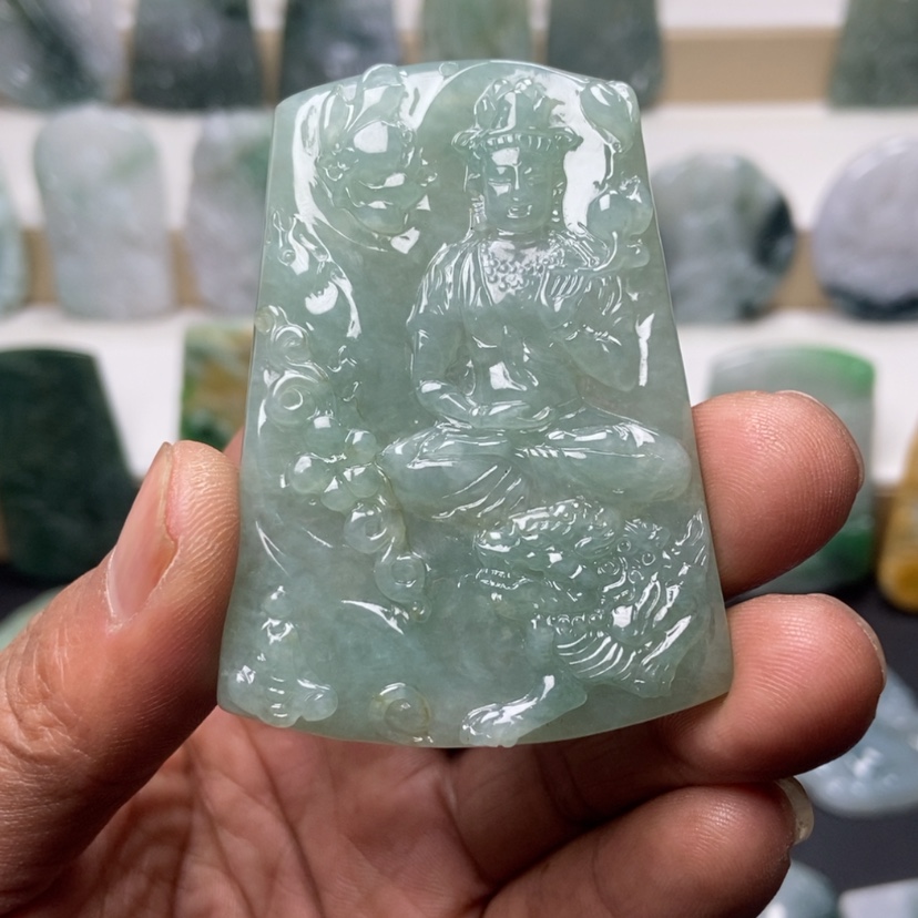 【闪购商品】翡翠颈饰未镶嵌彤***