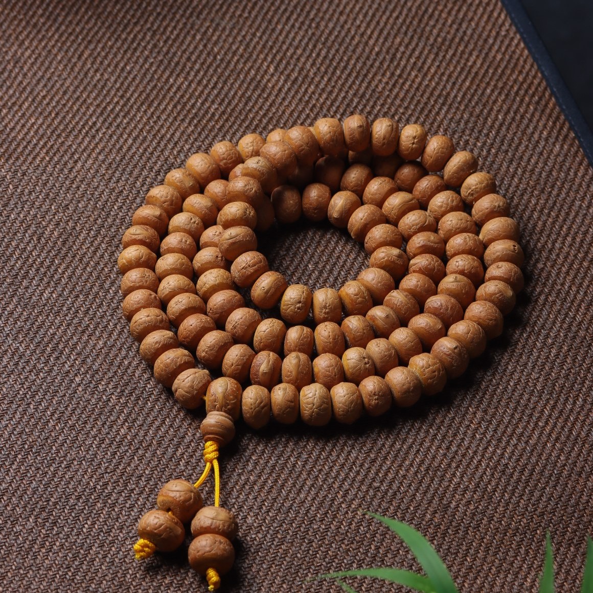 尼泊尔藏式凤眼1.3-1.4三通款精工倒角藏切工艺红皮文玩好物手串