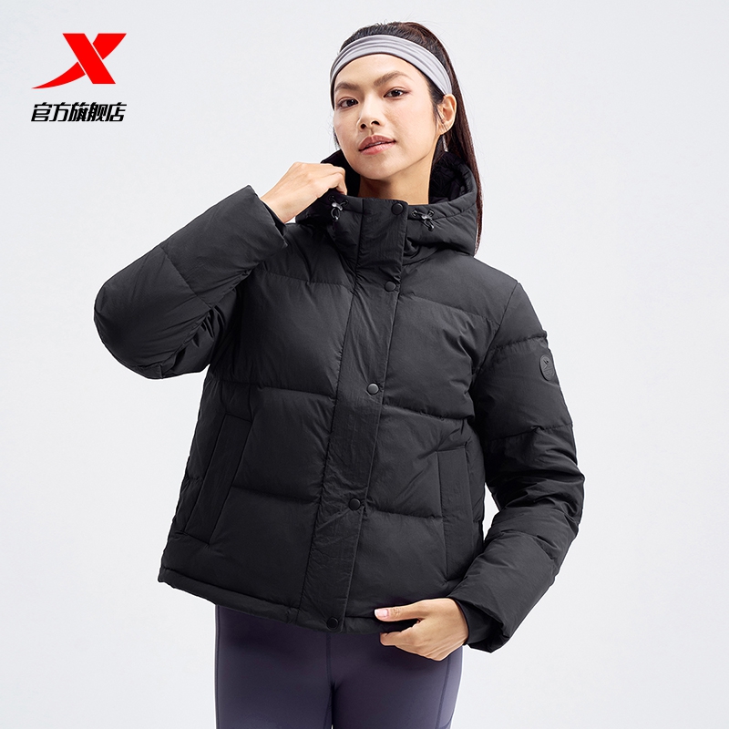 特步短款鸭绒保暖连帽羽绒服女装冬季新款女子休闲百搭外套