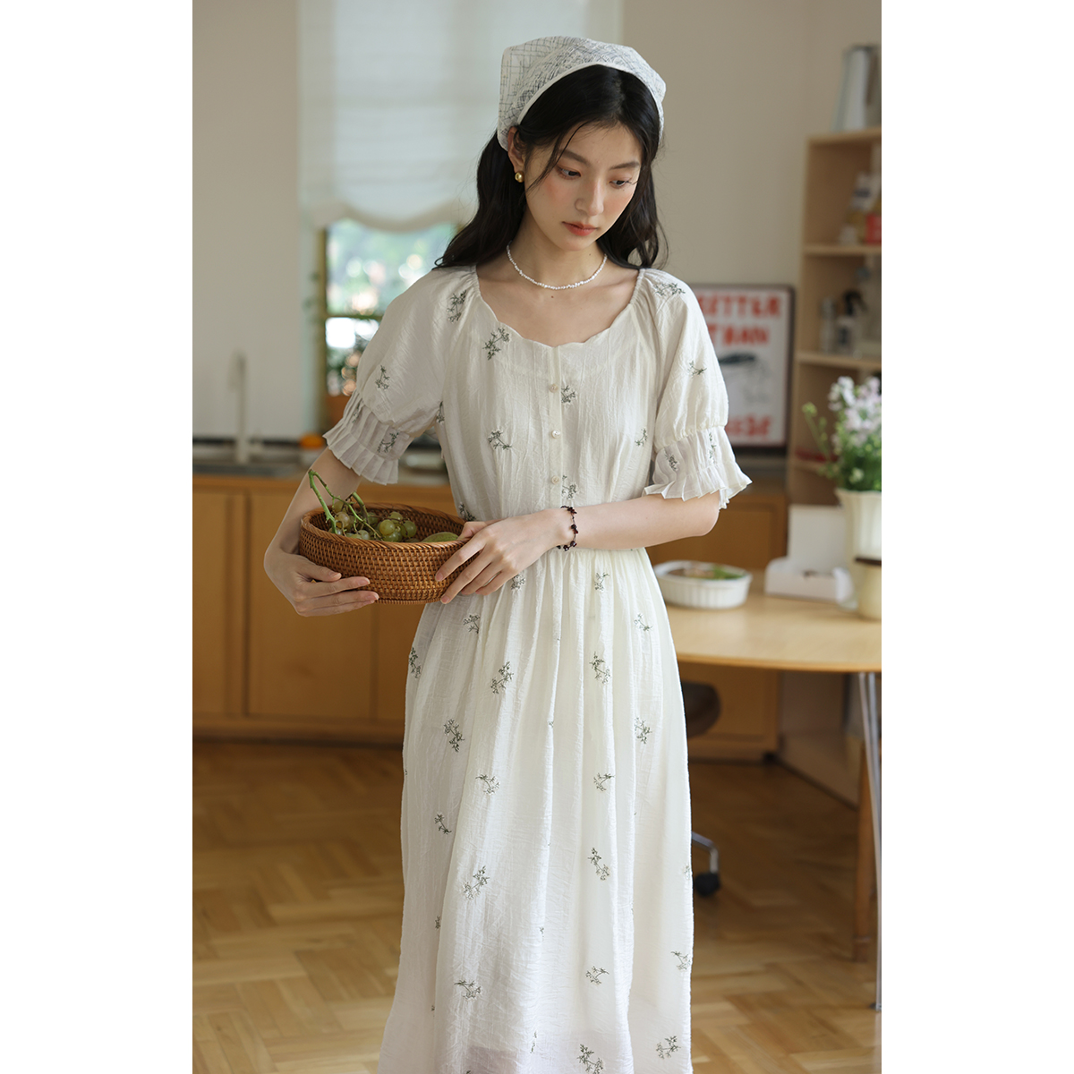 solighter 法式重工绣花花边领连衣裙夏季5H0601L20XX显瘦气质