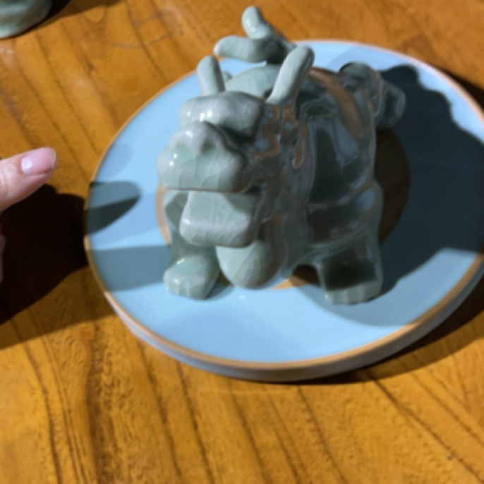 豆绿釉龙首龟茶宠小摆件