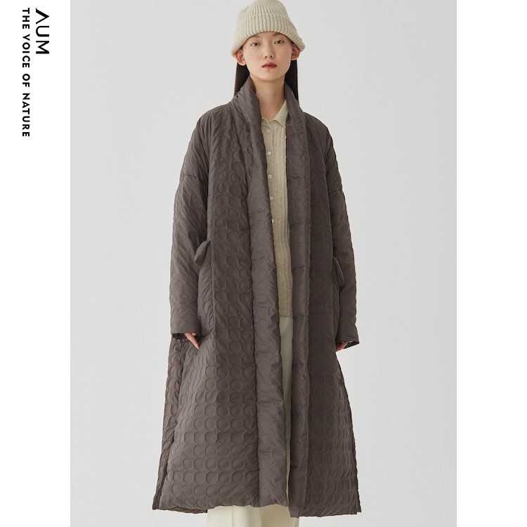 【肌理羽绒】AUM/噢姆灰棕色长款3D压花浴袍式羽绒服女M1BW4934Y