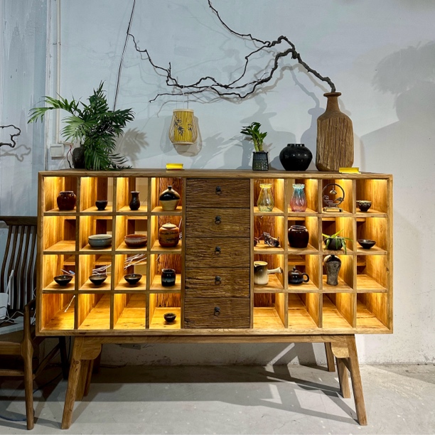 侘寂风置物架带灯光茶杯架实木餐边柜民宿茶室储物格子展示架边柜