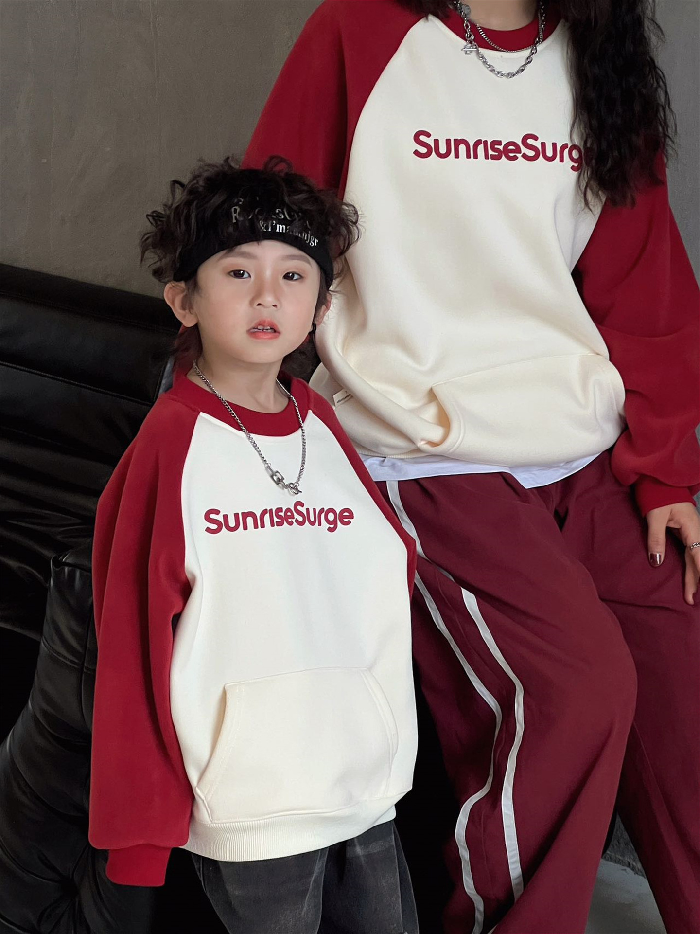 新春专属2023年新款冬季加绒拼色字母口袋卫衣亲子装全家装