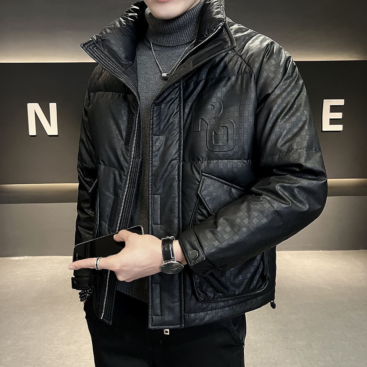 PU皮面羽绒服男冬季2023年新款高端潮牌奢华短款痞帅外套时尚修身