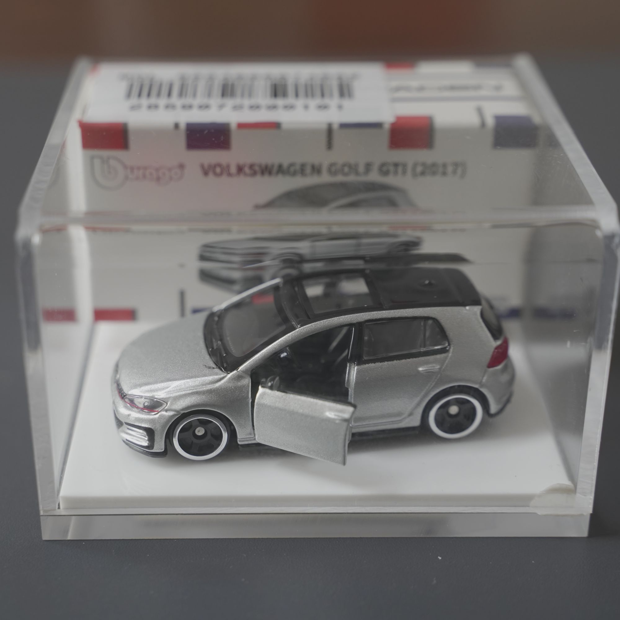 比美高1:64合金车模 高尔夫gt(送亚克力展示盒)