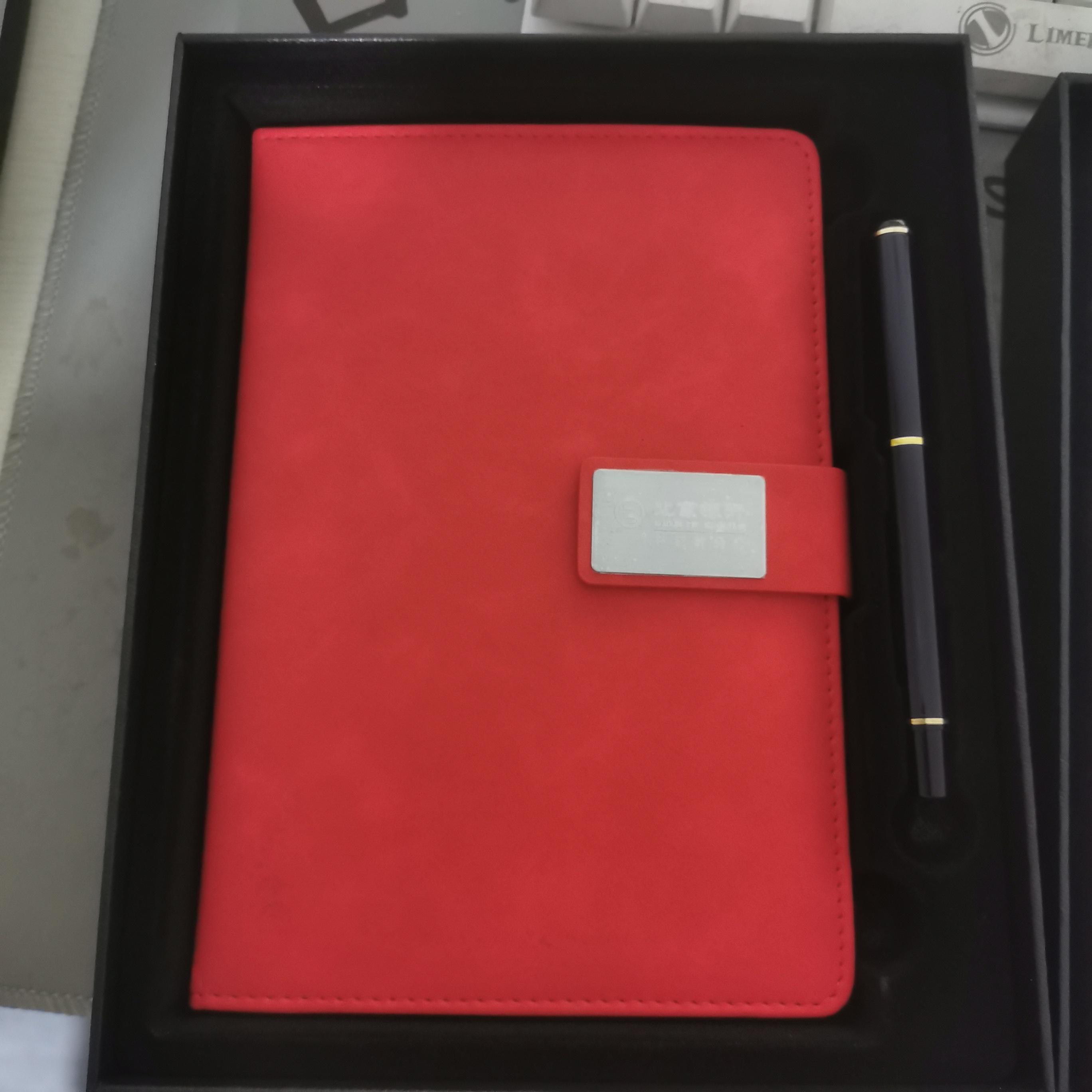 全新软皮笔记本含笔