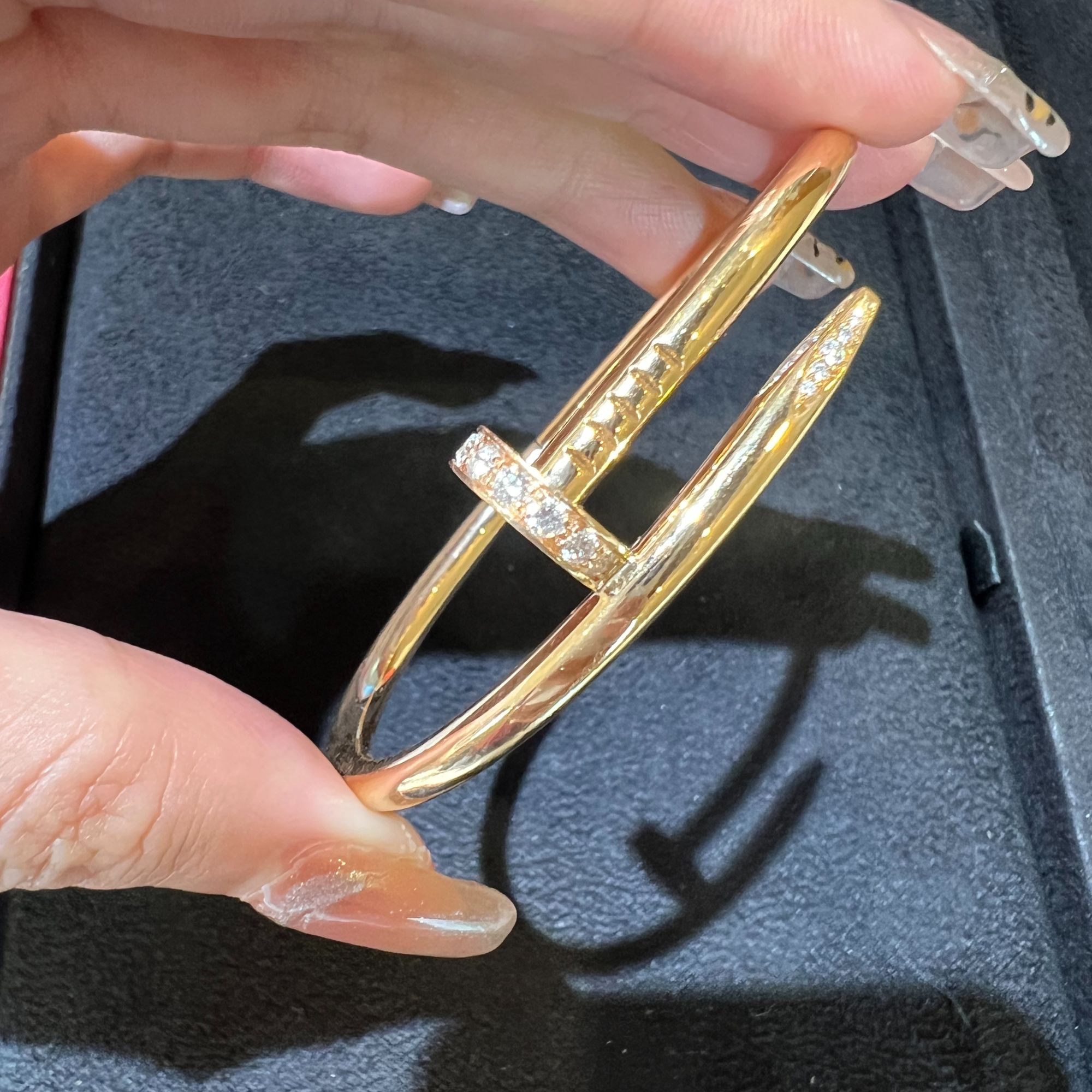 18K金头尾钻天然钻钉子手镯