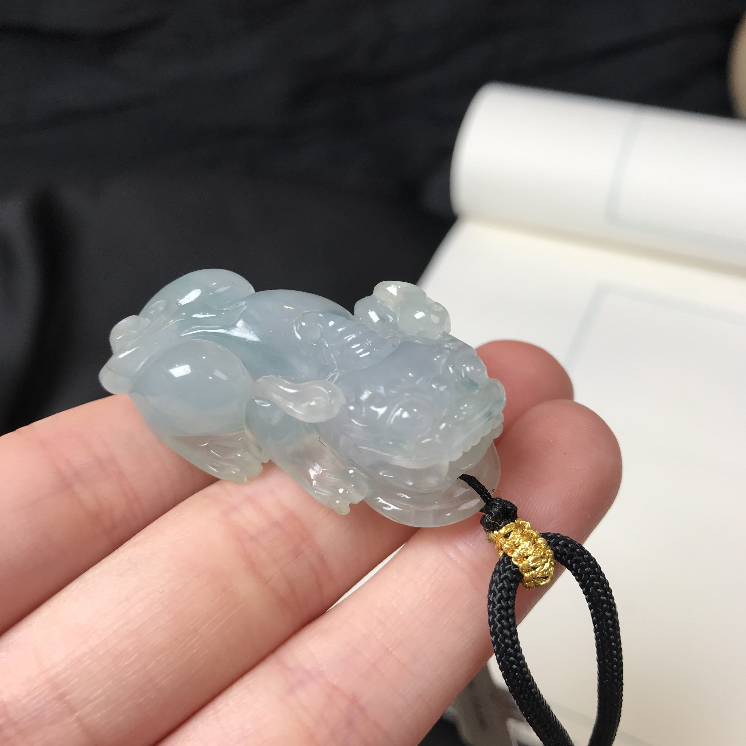 天然翡翠飘花貔貅