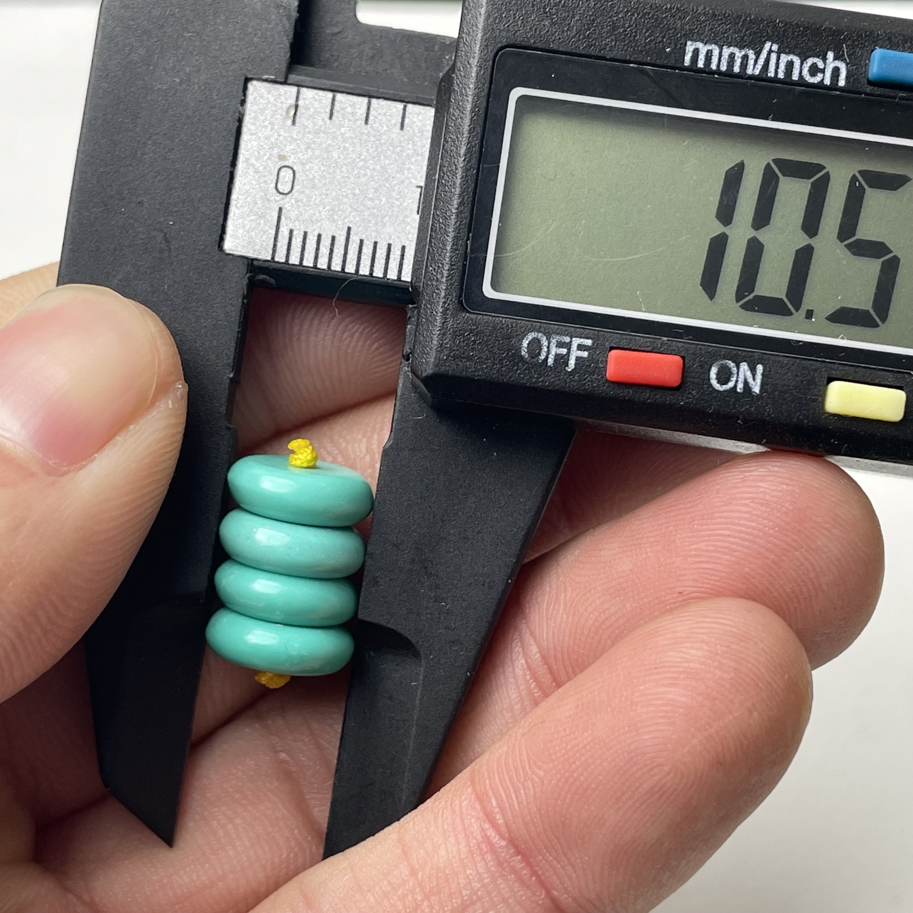 【人工处理】10mm加隔片一条随发低价处理松石