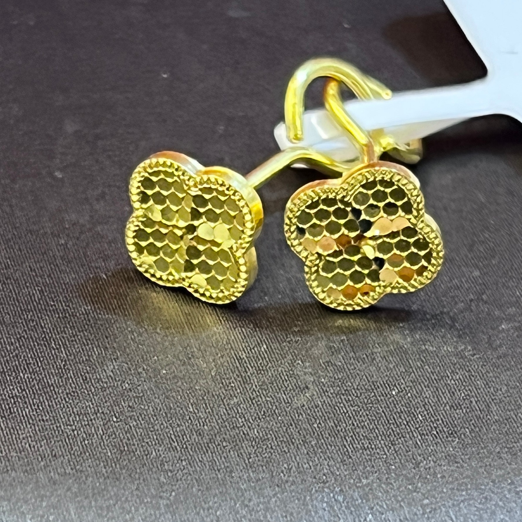 足金999圆形鱼鳞耳钉2.02