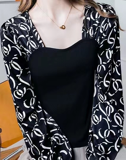 法式方领泡泡袖印花缎面拼接2024春季新款长袖形体上衣