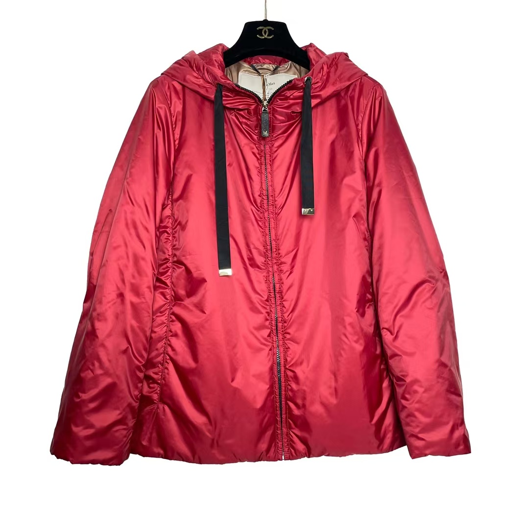 全新未使用 MaxMara 青奢荟/170/气质红色短款连帽驼绒外套/37888