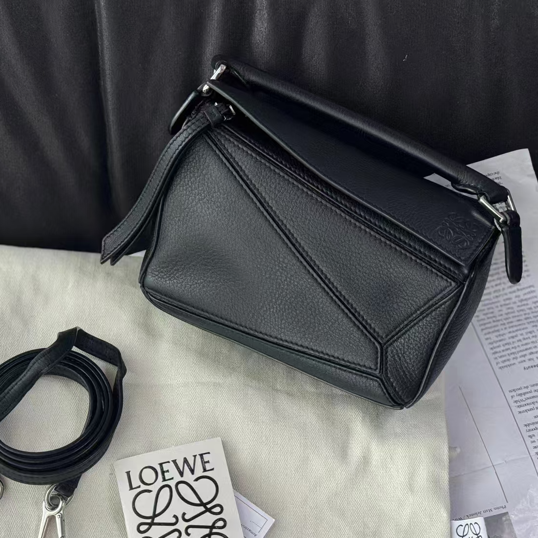 99新 LOEWE/罗意威 青奢荟/迷你几何黑色手提斜挎包////////54545
