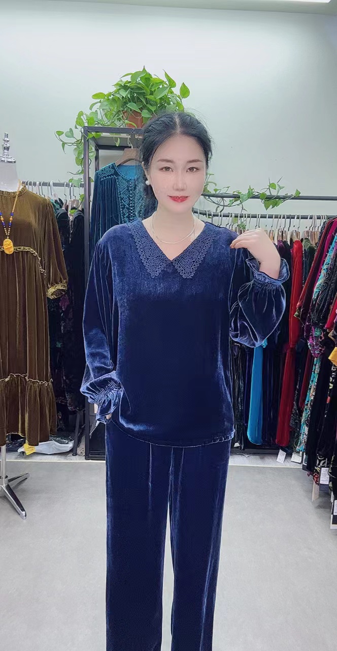 中老年桑蚕丝CD蓝色翻领上衣大码高端时尚