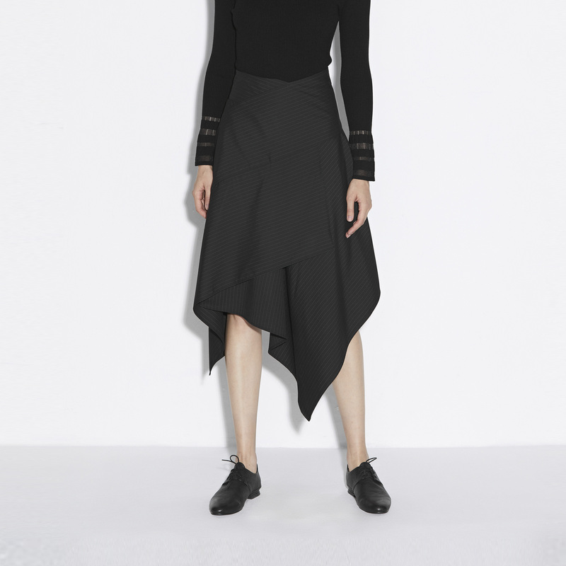 圣迪奥女装时尚个性气质撞色条纹不规则拼接长裙S21381122