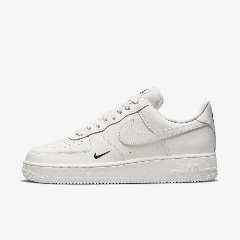Nike Air Force 1 '07 ESS TRK3 低帮板鞋女款白色 HF1058133
