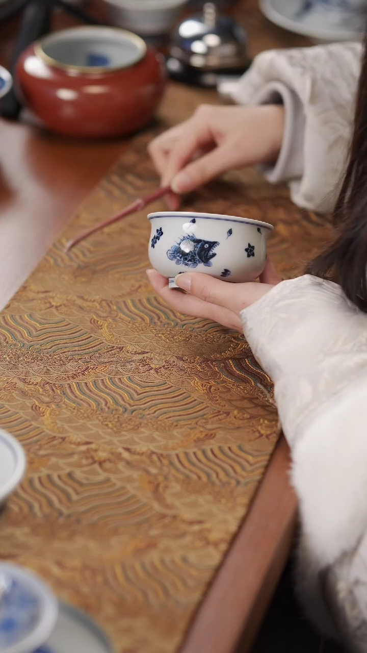 【闪购商品】陶瓷桃花鱼炉式杯