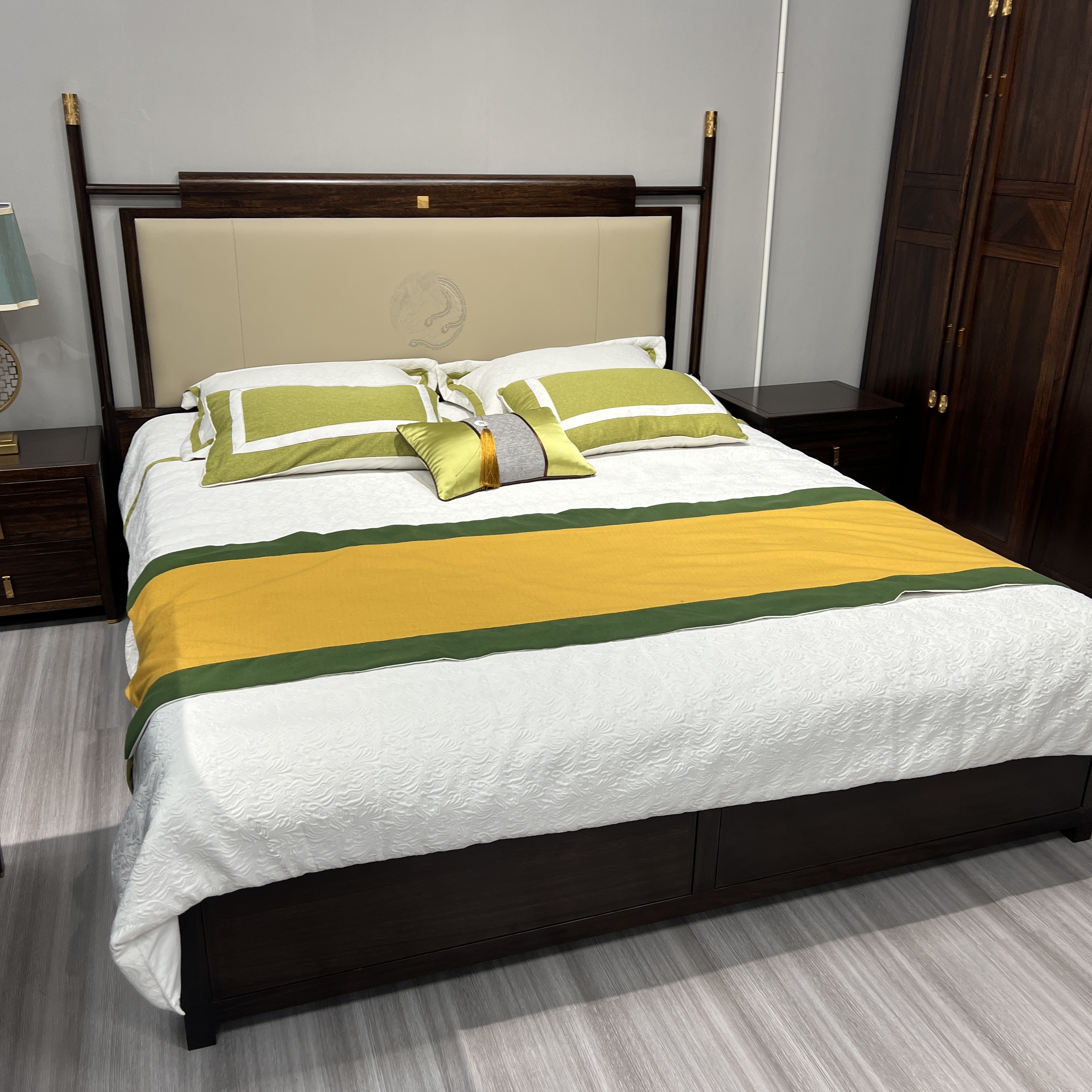 新中式酒店实木大床黑檀木轻奢卧室别墅成套高箱