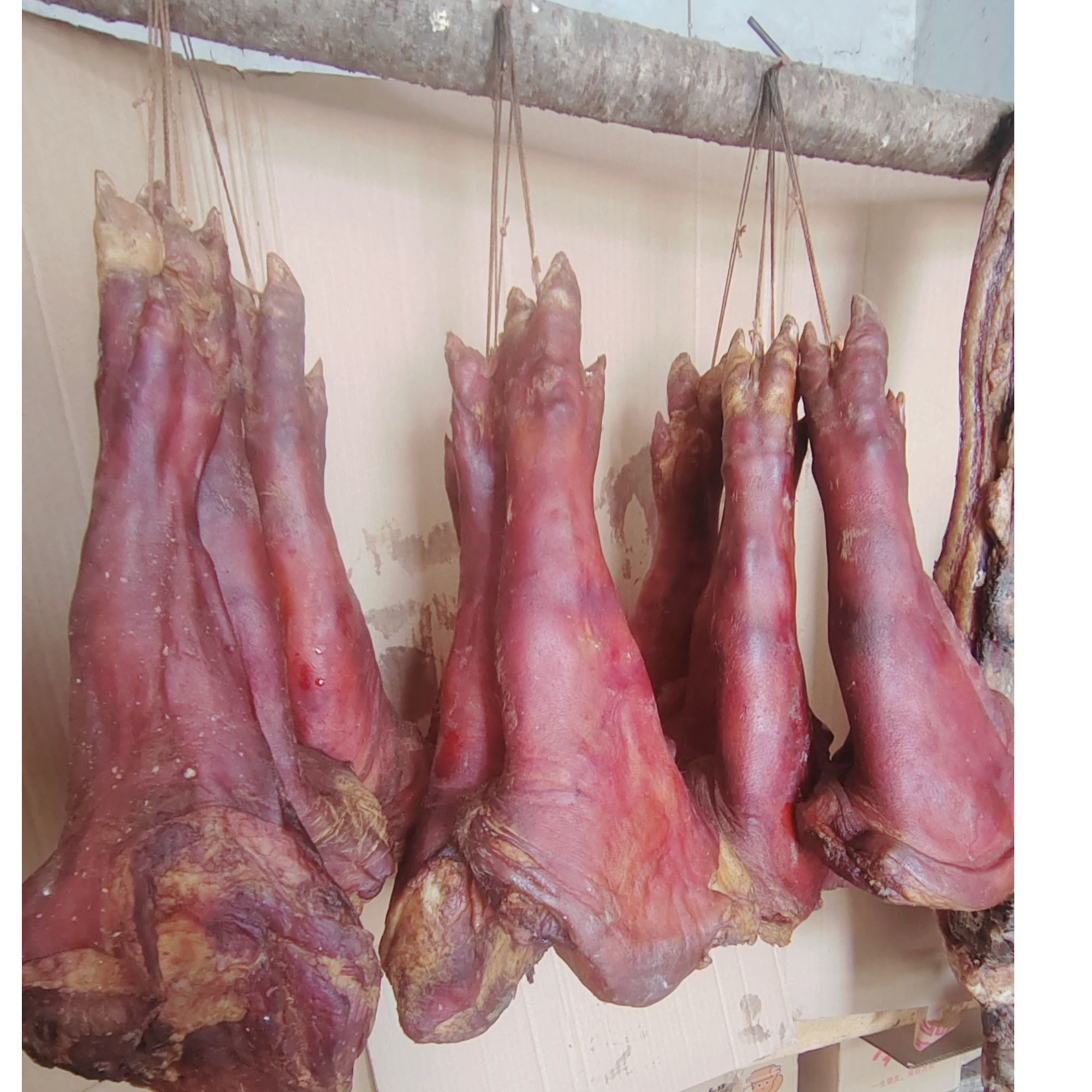 [腊猪蹄】现拍现卖，土家烟熏腊肉
