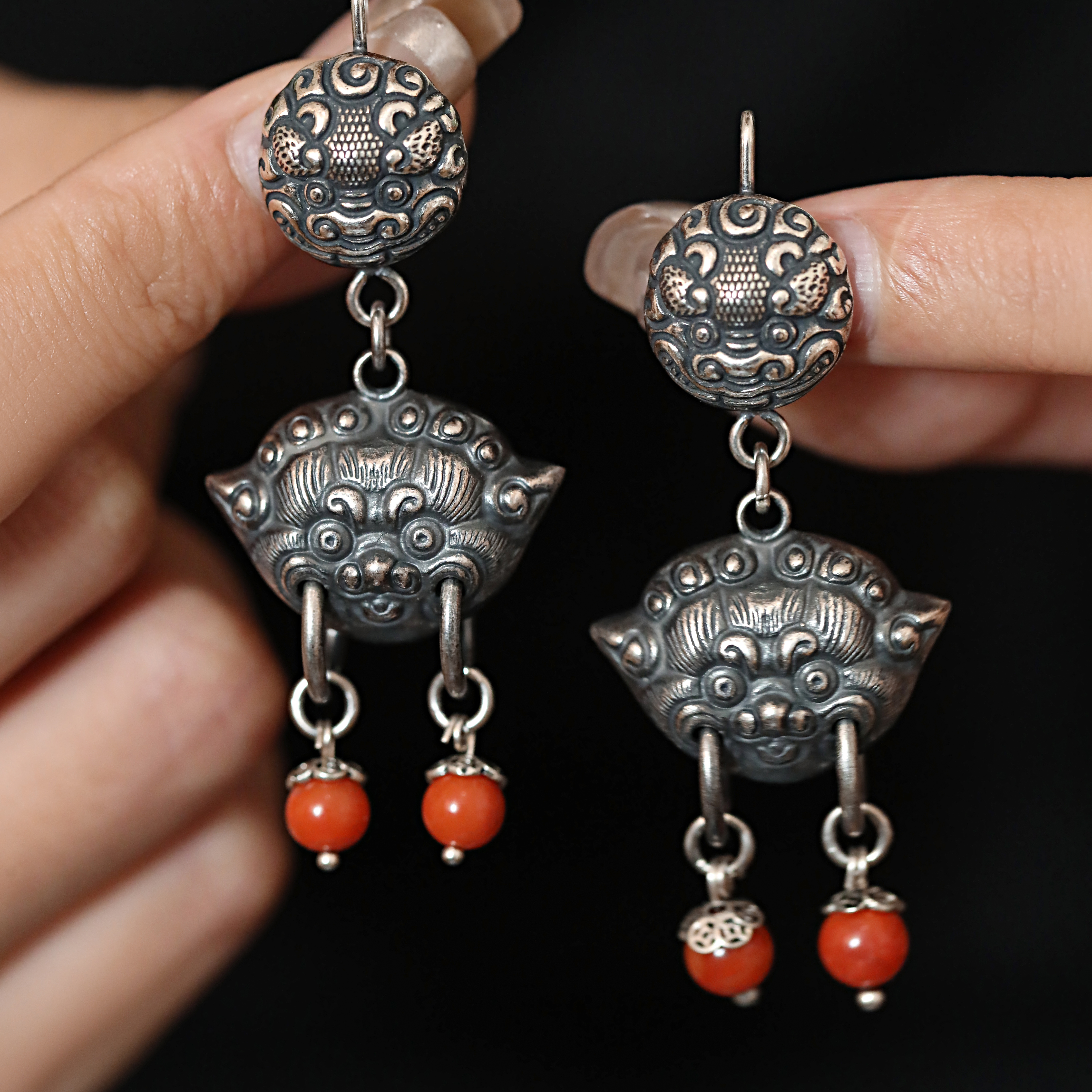 925银耳饰 E23026 门环招米兽红红圆珠耳环