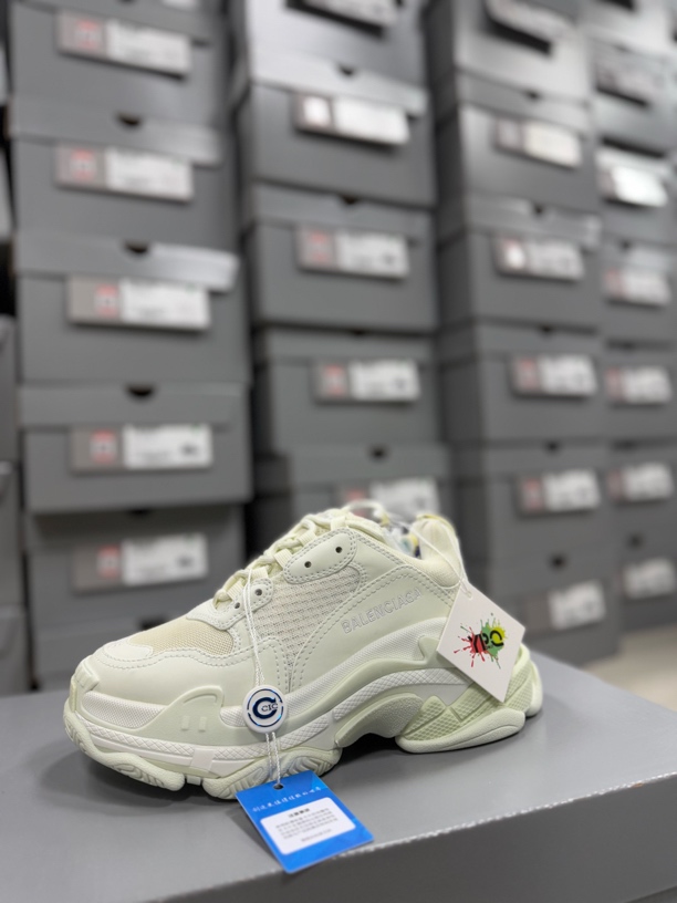 全新未使用 Balenciaga/巴黎世家 triples夜光增高老爹鞋女